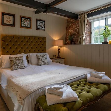 Hotel The Ring 'O' Bells Compton Martin Exterior foto