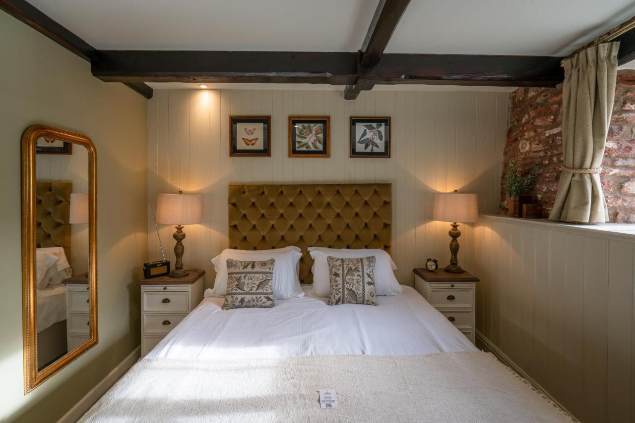 Hotel The Ring 'O' Bells Compton Martin Exterior foto